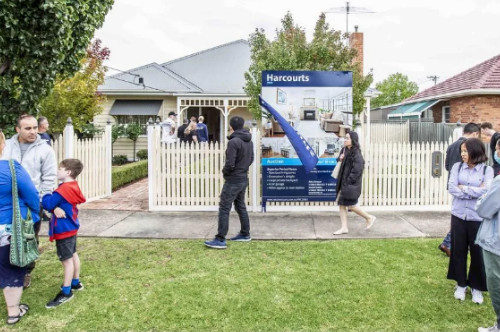 【房产·新闻】悉尼墨尔本房市持续向好，拍卖市场火爆！