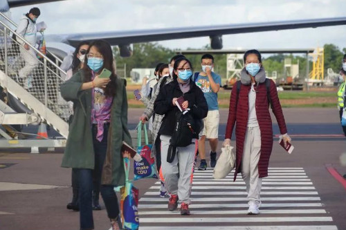 首批返澳留学生安全抵达,各州房产清盘率持续增高!