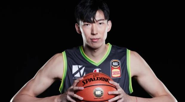 【公司·新闻】现场和周琦合影！JINDING受邀参与墨尔本东南凤凰队晚宴。