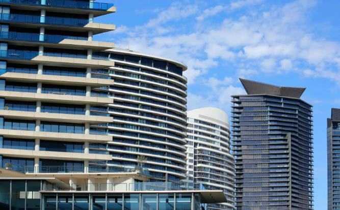 澳洲独立屋和公寓价格的差距达到创纪录水平，许多投资人重返公寓楼花市场