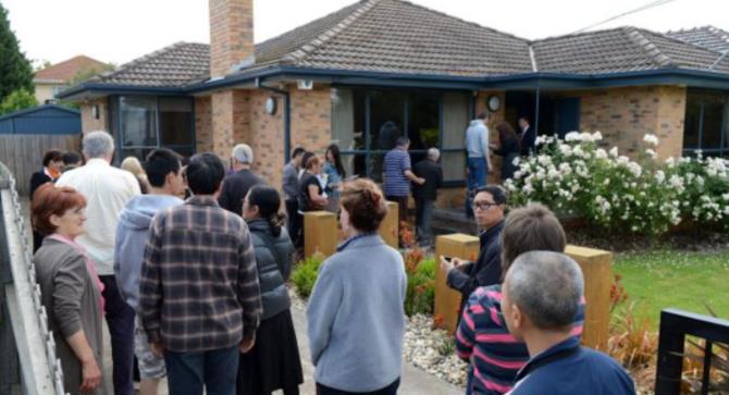 中国买家强势回归澳洲！无数留学生也正在抢房路上！将改变澳洲房地产现状…