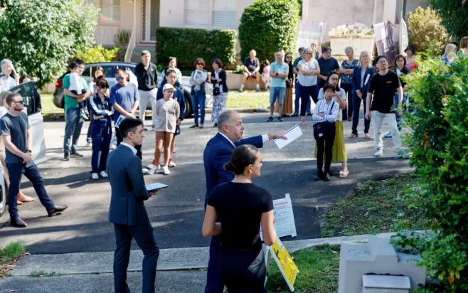 随着购房者在降息前进场，房价正在上涨