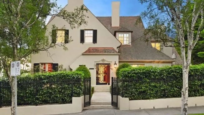 市场表现稳定，但降息前景尚不明朗