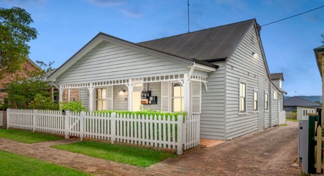 悉尼购房者面临首付挑战 市场预期降息提升购房紧迫感