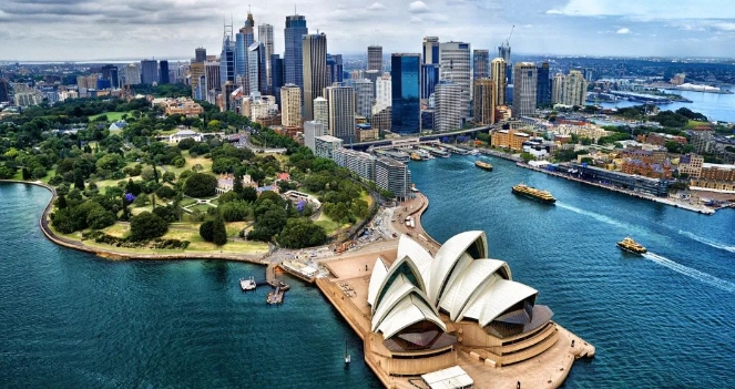 https://scms.jindingaus.com/澳洲移民路径全解析：技术、职场、精英与家庭团聚