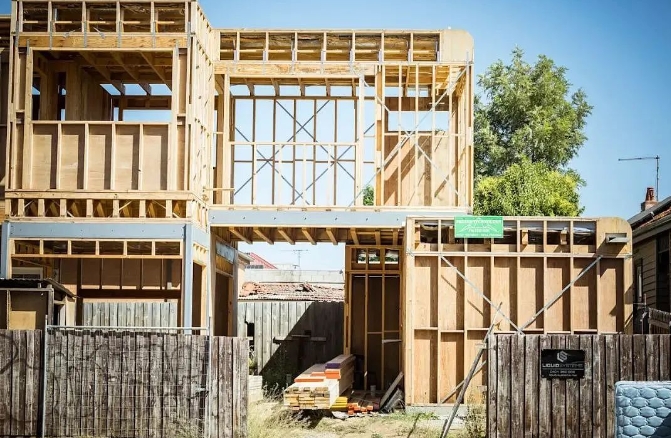 澳洲房价为何居高不下？建筑成本与市场供需的双重压力