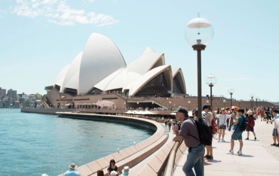 土澳的 “土”，是刻在骨子里的松弛感