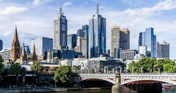 墨尔本“学区+大地”行情爆发：华人区领涨，年度涨幅至高两成