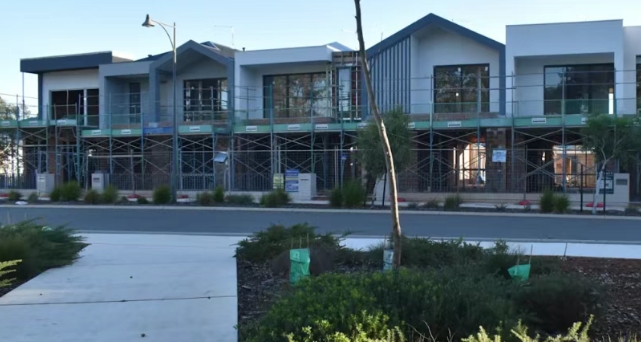 西澳建房账单：5.4%涨幅背后，一场“矿工抢人”与百万补贴的拉锯战