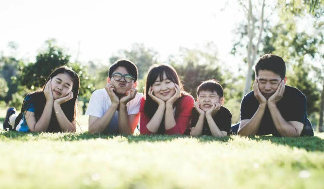 别让一天之差拆散全家——澳洲移民“子女随行年龄”全指南