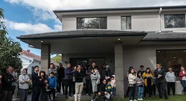 降息春风吹醒东海岸：悉尼墨尔本拍卖清出率创两年新高，春季市场“供不应抢”