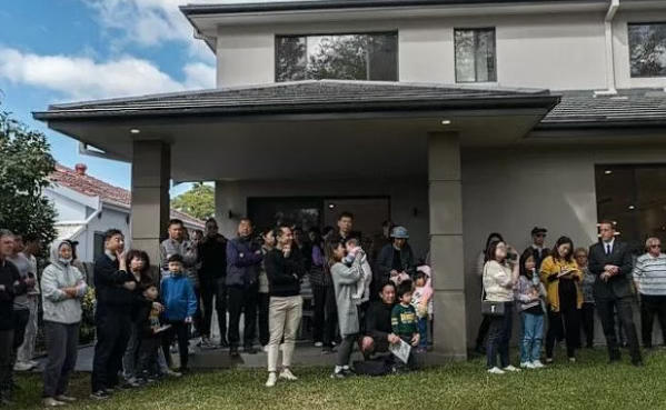 房地产专家警告：长租才是稳赚之道