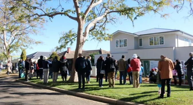 维州迎来年度繁忙拍卖周:近2000套房源入市,市场热度飙升