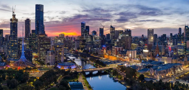 维州迎来年度繁忙拍卖周:近2000套房源入市,市场热度飙升