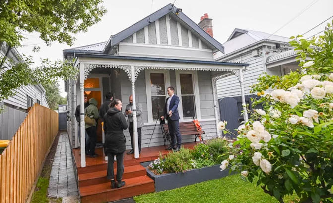 维州拍卖新规引爆争议，2026年房价仍将全面创新高