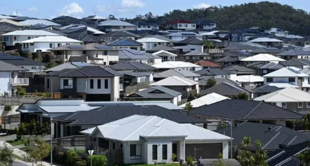 40万澳元净收入 vs 4%储蓄——谁在生活成本风暴中裸泳?