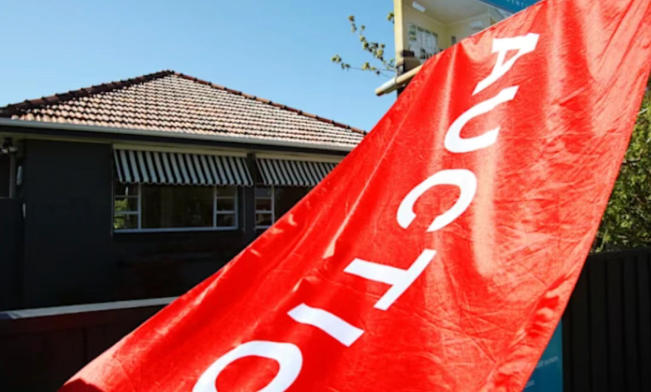 11月房价再涨1%,四倍于工资增长的住房价格增速迫使购房者望而却步