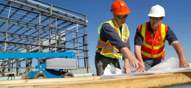 澳洲工地“隐形指挥岗”：Construction Project Assistant 年薪跳级指南——2%技术+98%协调，3-5年跃升项目经理