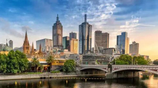 “十张底牌”揭秘:为什么买家仍把澳大利亚房产当“硬通货”