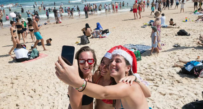 30℃的圣诞节：澳洲&ldquo;夏日版&rdquo;圣诞怎么过？冲浪、BBQ、假雪一个都不少！