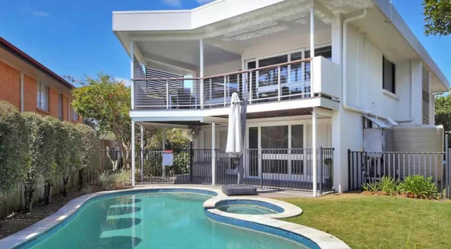 2025澳洲买房“愿望单”突变:游泳池力压卧室数,成购房者首选!