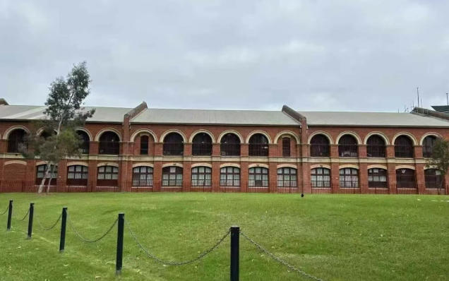 墨尔本2025房价分化：部分郊区涨幅近三成，公寓成大赢家