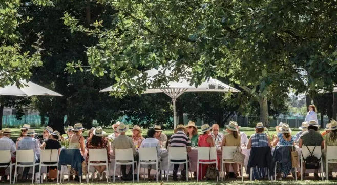 澳洲留学的"移动课堂"：当体育、美食与节庆成为必修学分