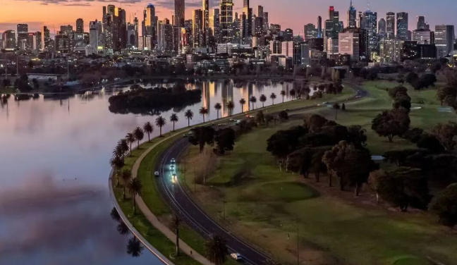 澳洲留学的"移动课堂"：当体育、美食与节庆成为必修学分