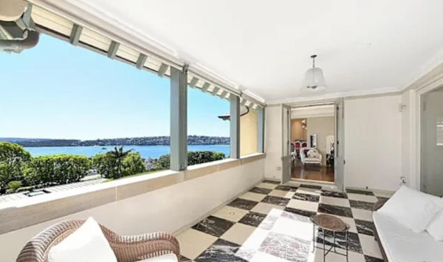  中国"轻摇滚女王"田震降价出售悉尼豪宅：Point Piper三卧公寓指导价1550万澳元