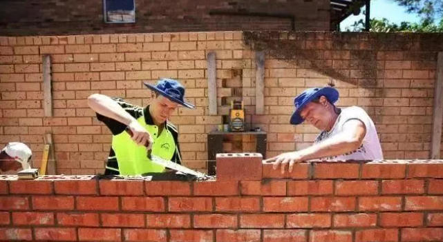 澳洲砌砖工：从日薪500澳元到独立承包商的技术进阶之路