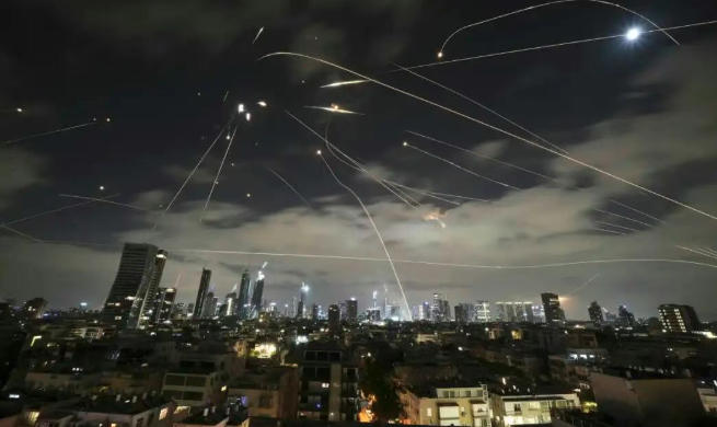 当导弹划过迪拜夜空：一场正在发生的财富大迁徙