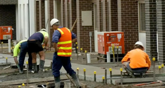 澳洲2026建筑产量恐暴跌11%，38万套住房缺口告急
