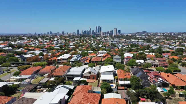 澳洲房市格局逆转：布里斯班、珀斯、阿德莱德涨势放缓，悉尼墨尔本2027年或重领跑